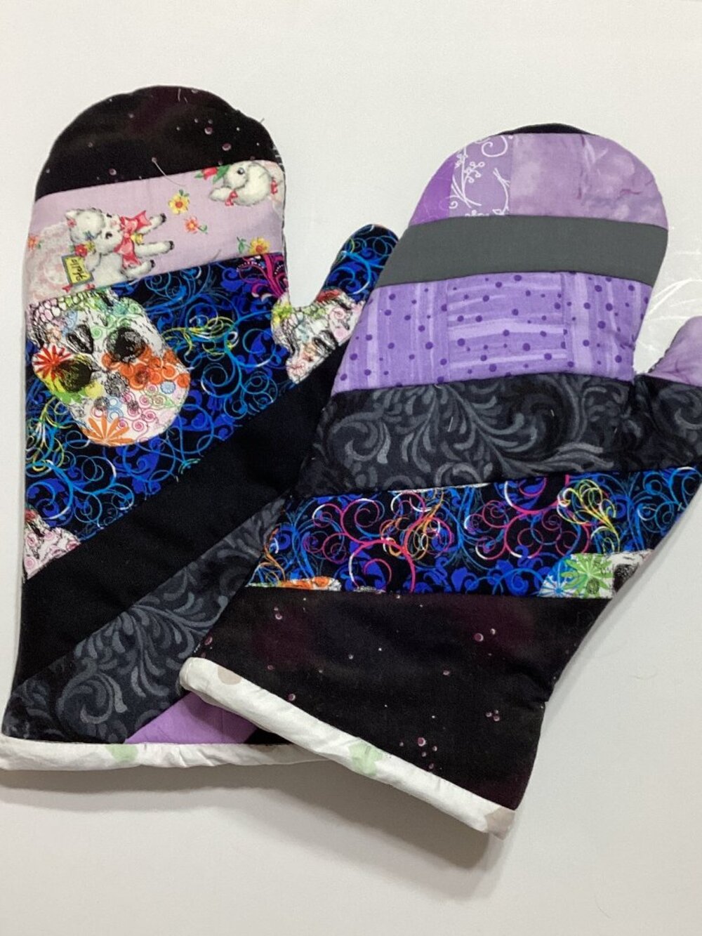 Handmade Unique Quilted Patchwork Halloween Oven Mitts Kitchen Linens Cooking